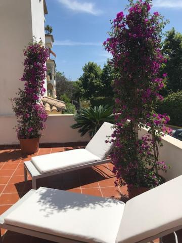 Hacienda Nagueles 1, 2 Bed 2 Bath, Large Terrace 400M From Beach Марбелья Екстер'єр фото