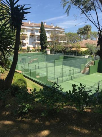 Hacienda Nagueles 1, 2 Bed 2 Bath, Large Terrace 400M From Beach Марбелья Екстер'єр фото